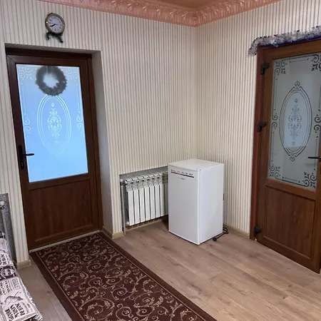 אכסניה біля озера